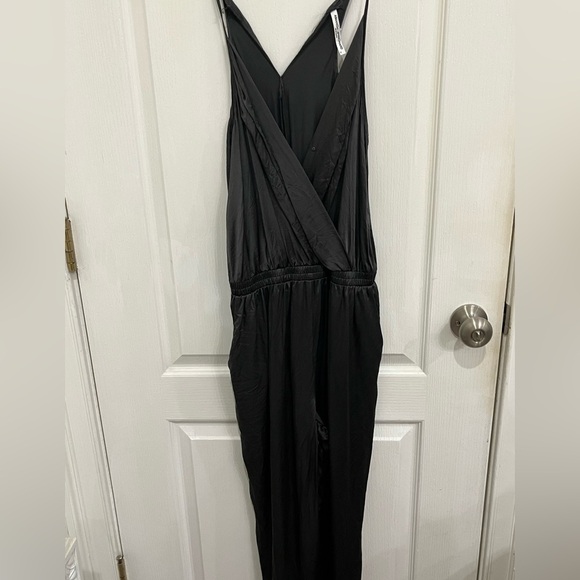AMANDA UPRICHARD Jumpsuit Black Silk Revolve Pockets Size Medium new revolve - Picture 8 of 9
